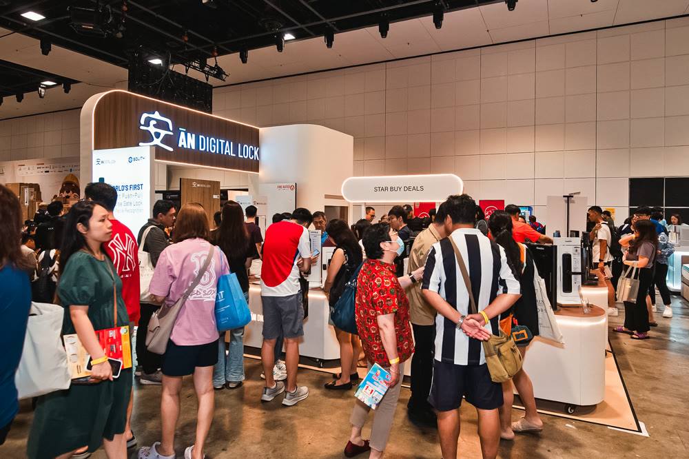 Crowded home brand booths at HomeFest 1.0